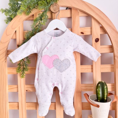 Macacão Trape Zape - Dois corações - Branco e Rosa